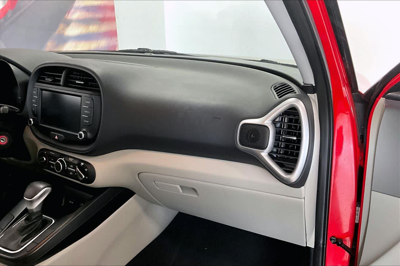 Used 2023 Kia Soul LX w/ LX Technology Package FWD image 20