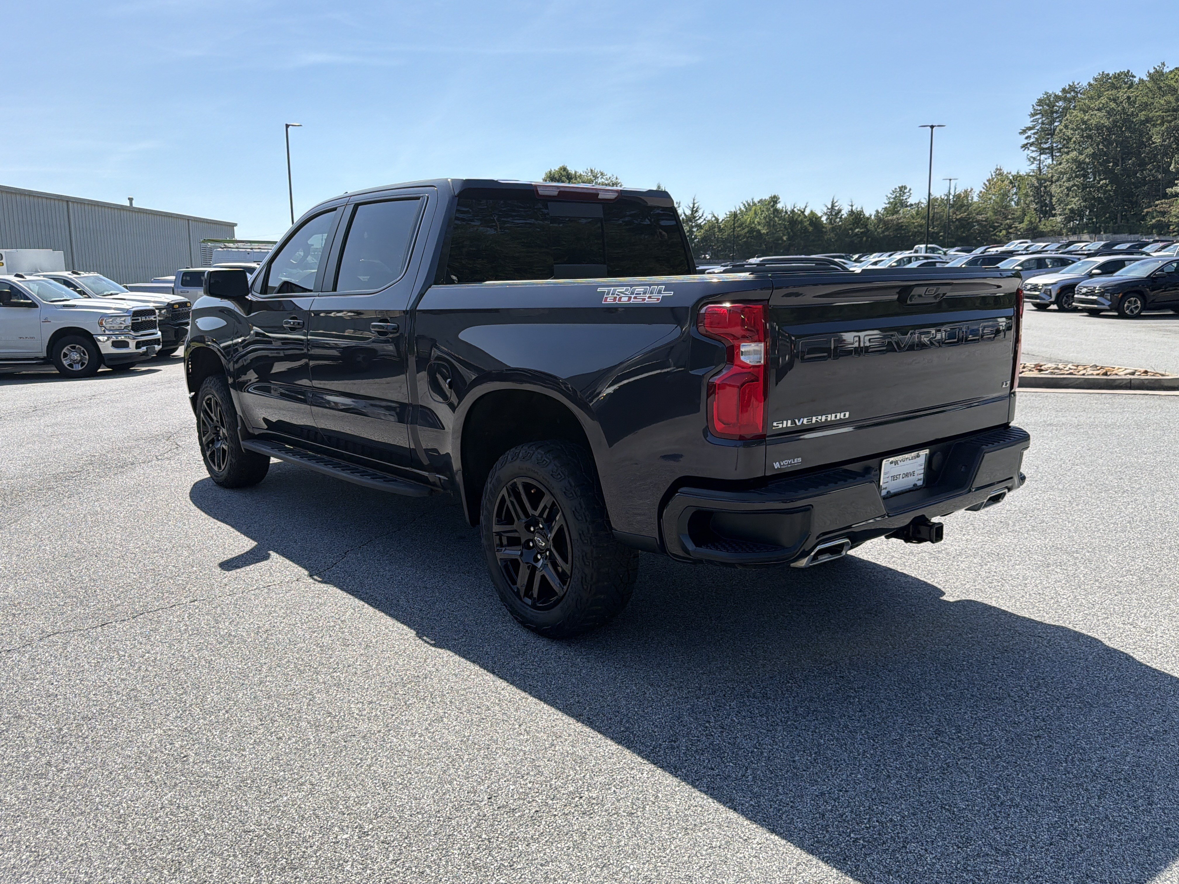 Used 2024 Chevrolet Silverado 1500 LT Trail Boss w/ Convenience Package II AWD/4WD image 6