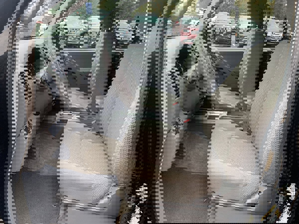 Used 2016 Nissan Frontier SV image 8