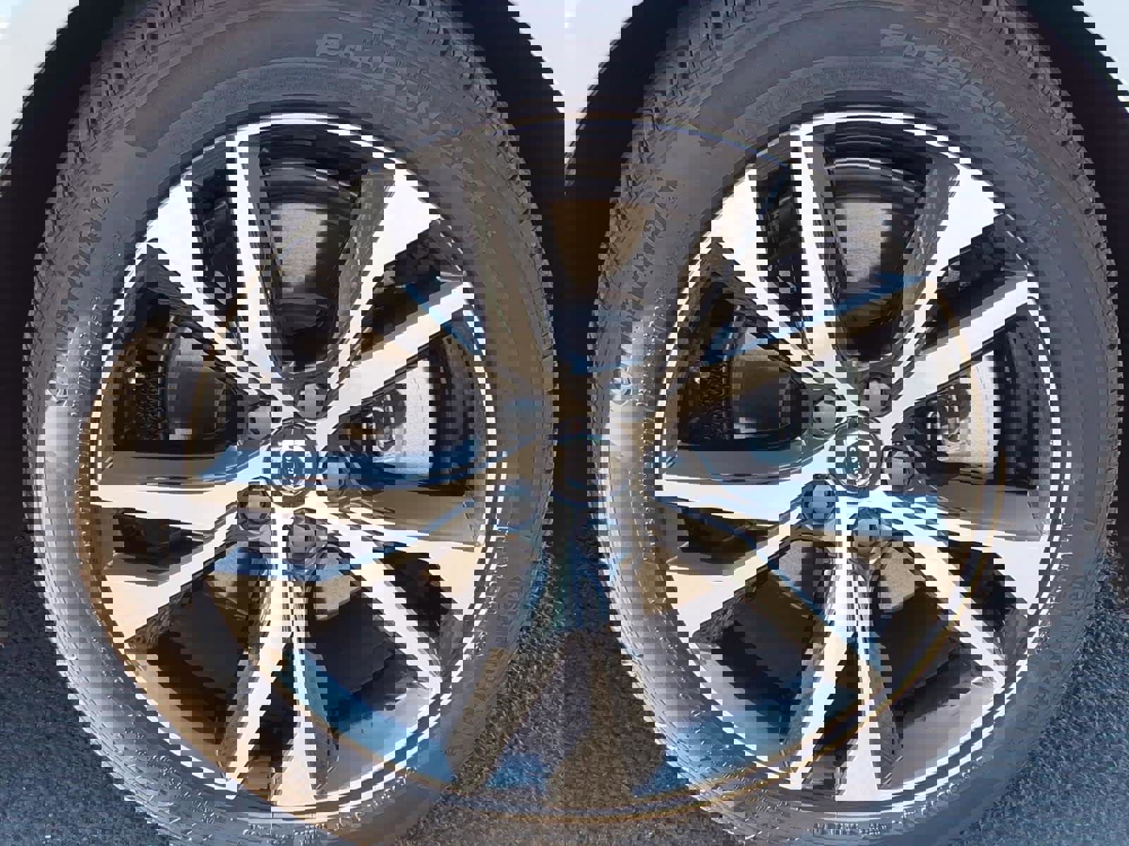 Used 2025 Volvo S60 B5 Core image 9