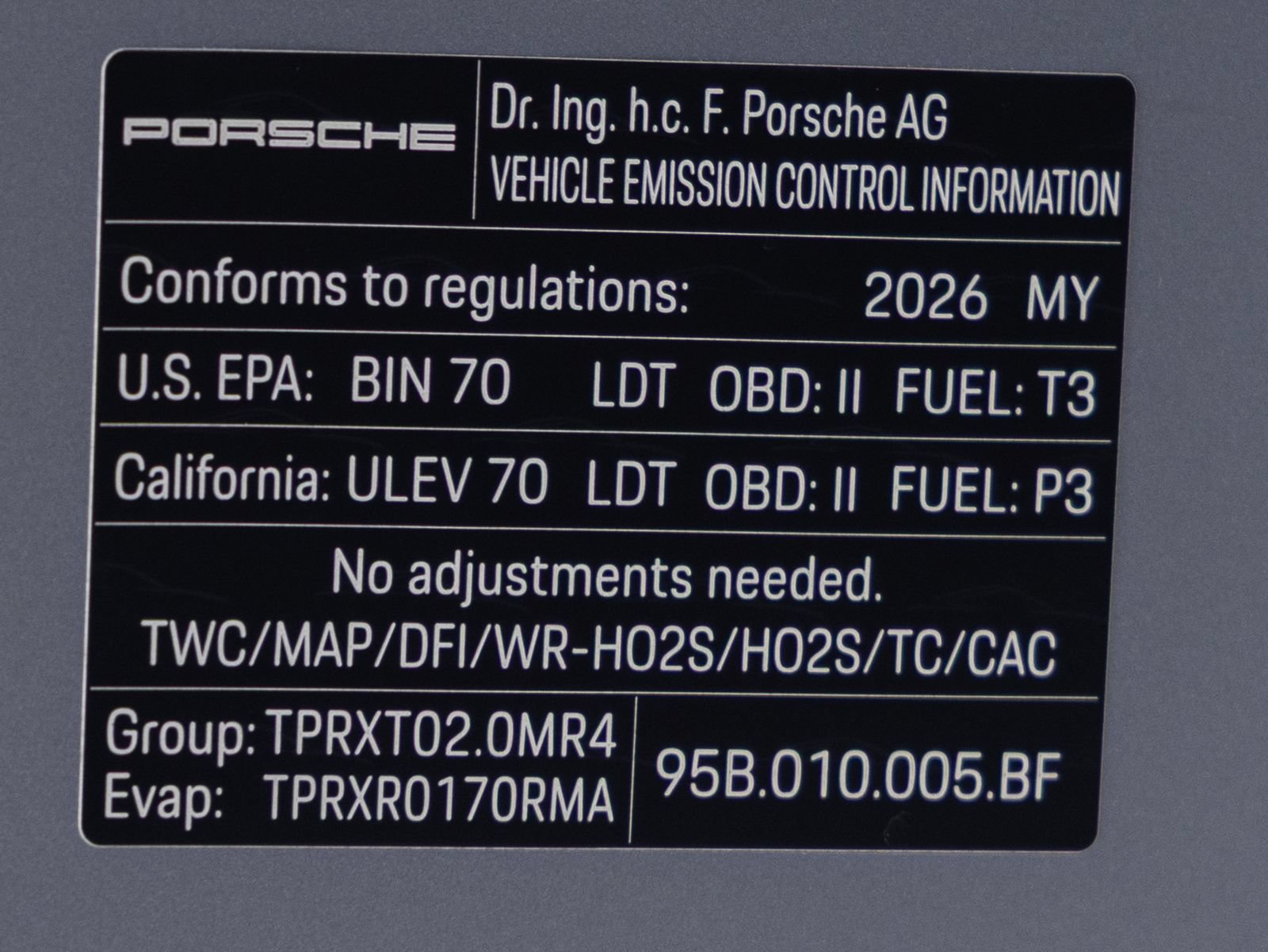Certified 2026 Porsche Macan AWD/4WD image 37