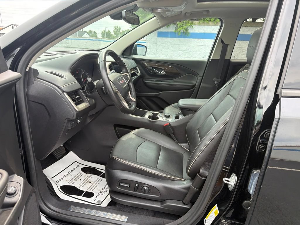 Used 2020 GMC Terrain Denali w/ Denali Premium Package FWD image 17
