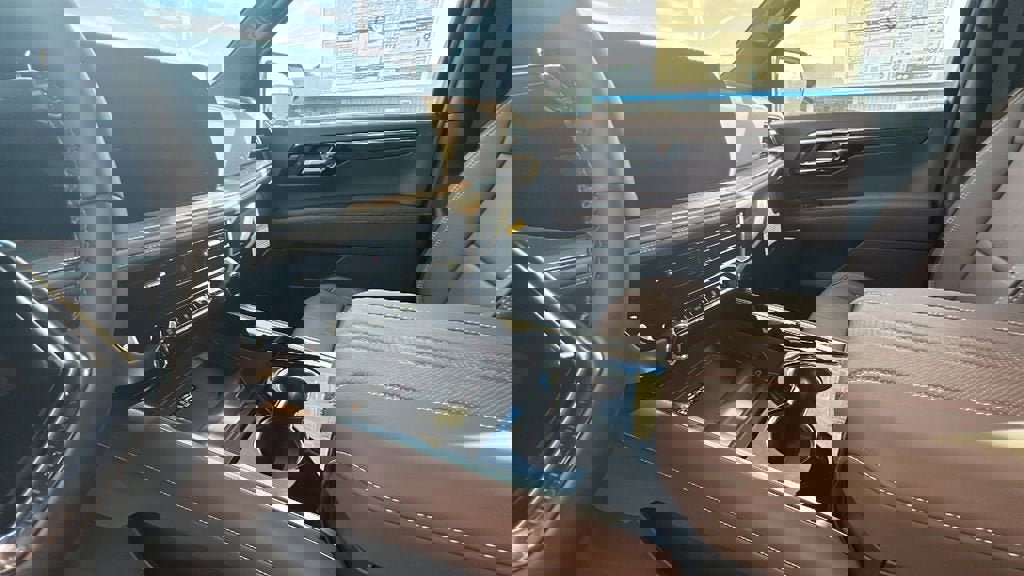 New 2026 Chevrolet Suburban High Country image 15