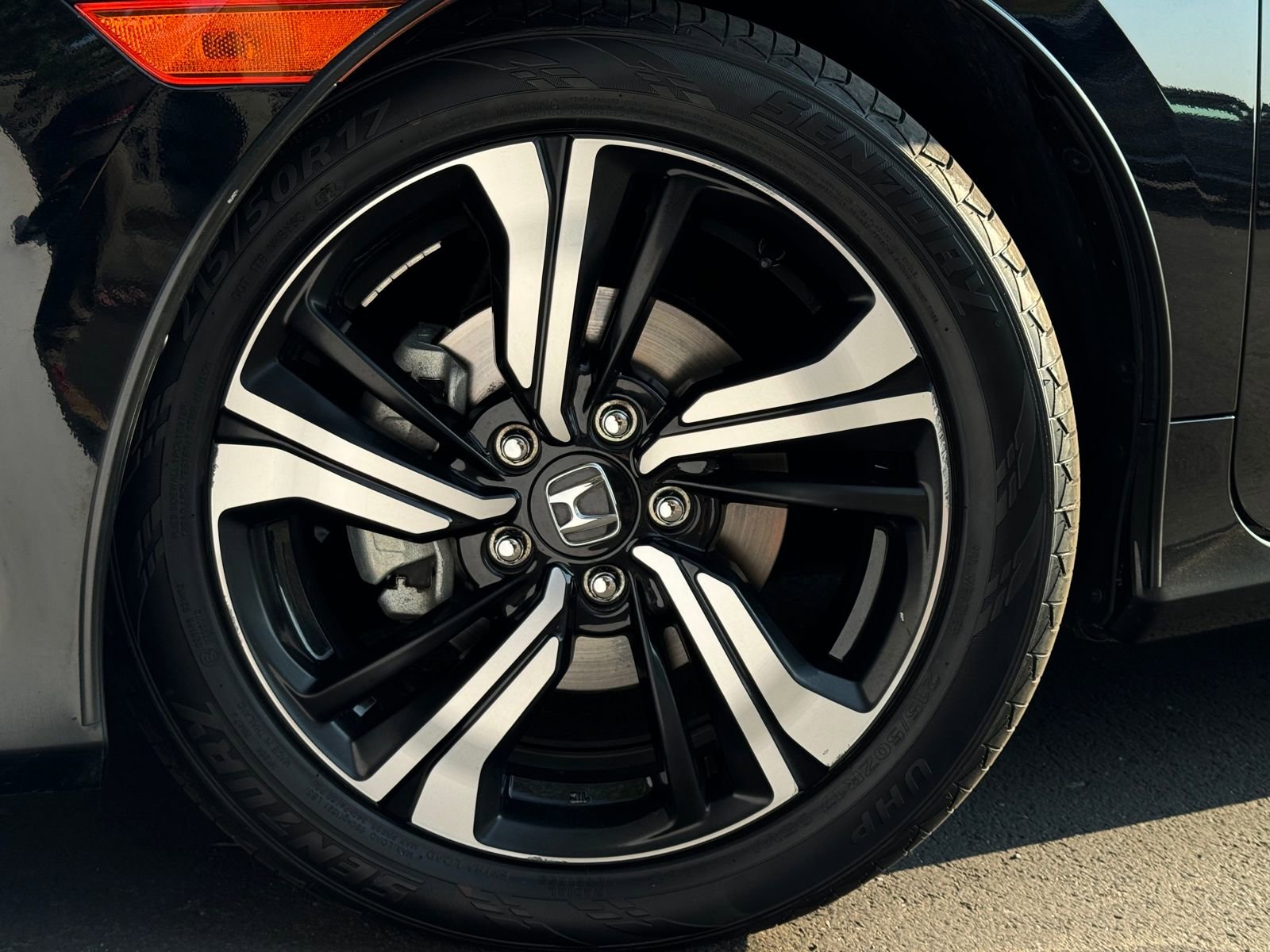 Used 2018 Honda Civic Touring image 38