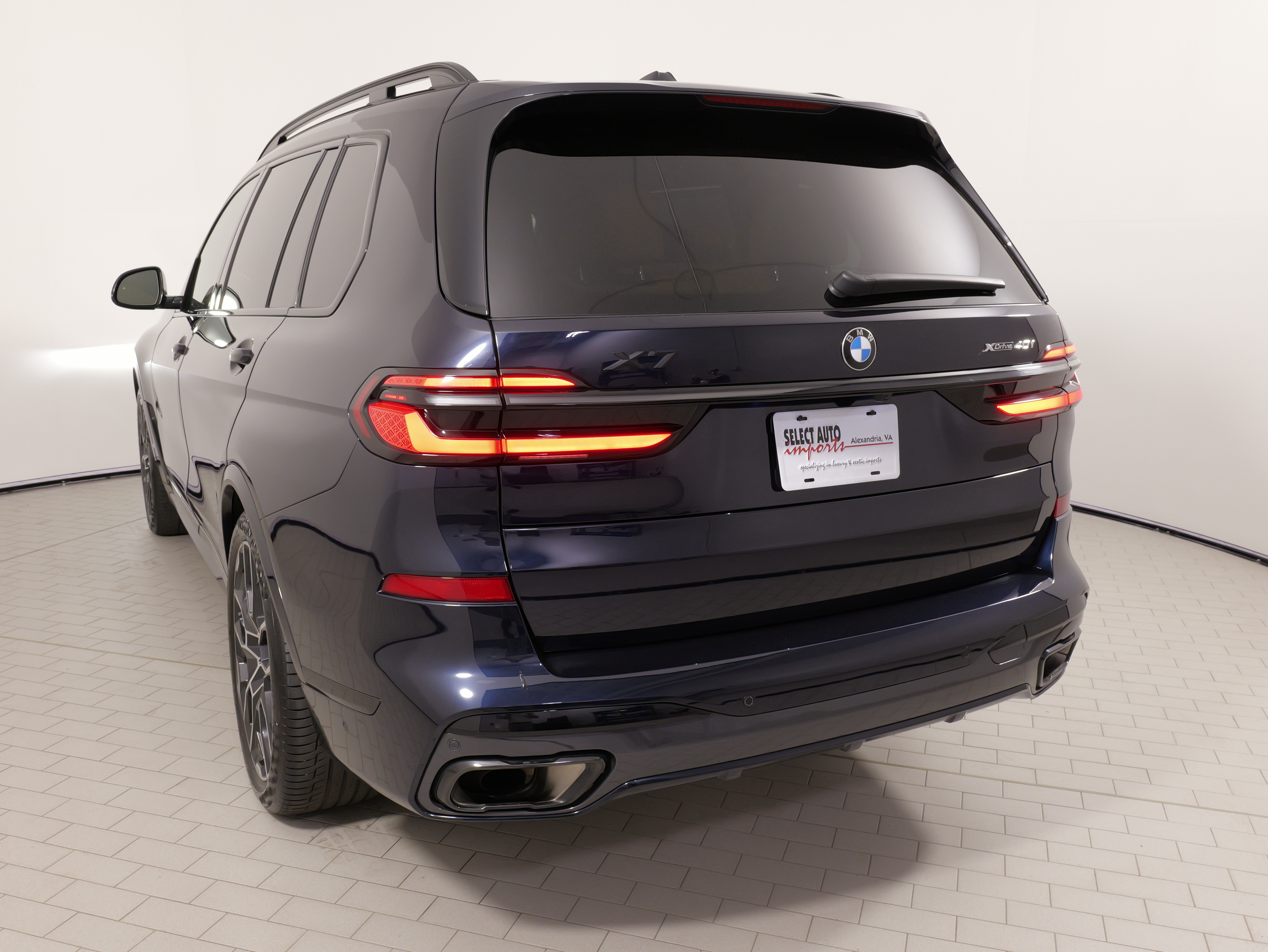 Used 2026 BMW X7 xDrive40i w/ Executive Package AWD/4WD image 14