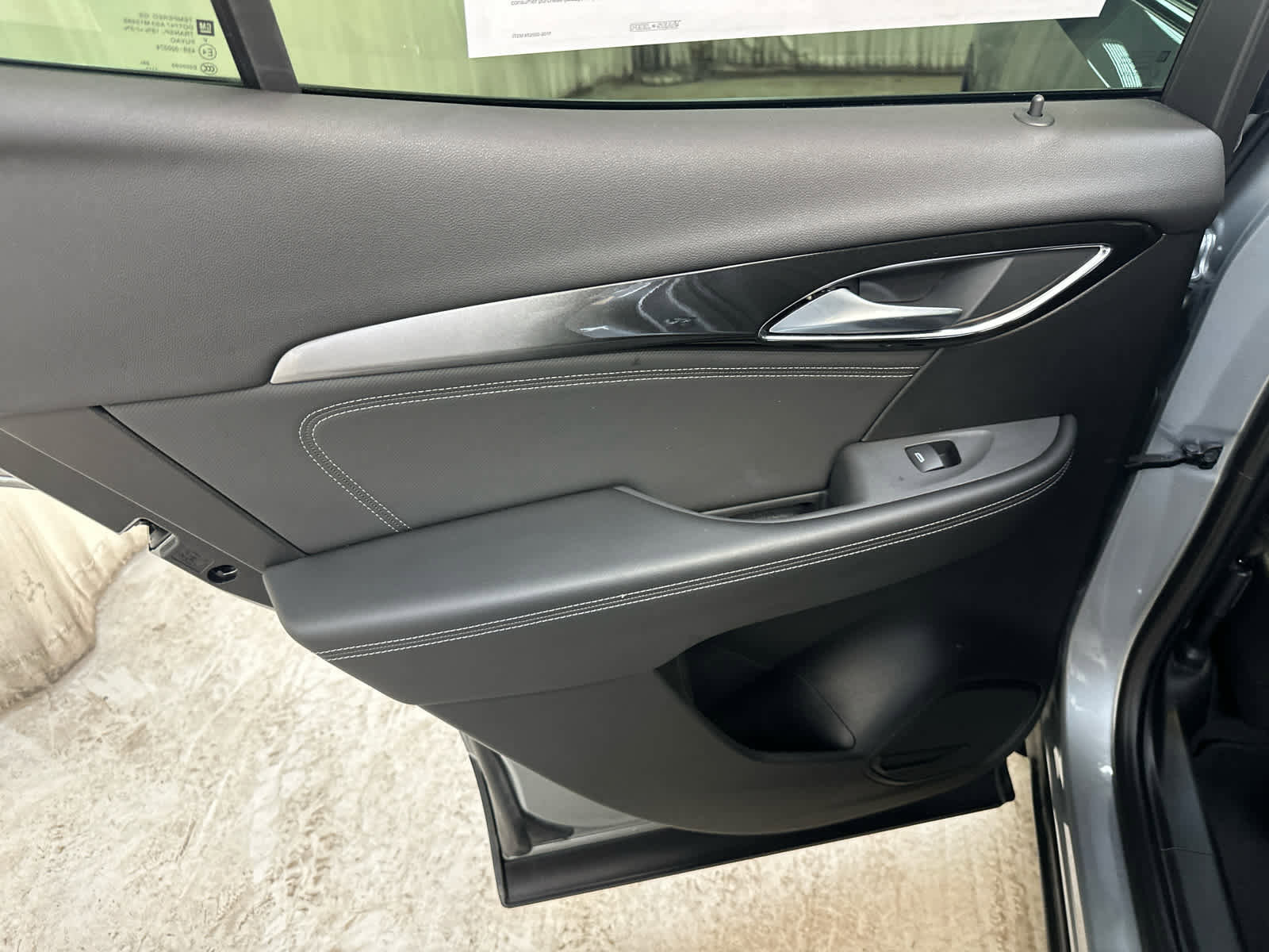 Certified 2025 Buick Envision Preferred image 29