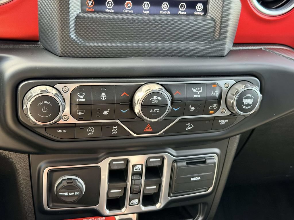 Used 2019 Jeep Wrangler Unlimited Rubicon w/ LED Lighting Group AWD/4WD image 19