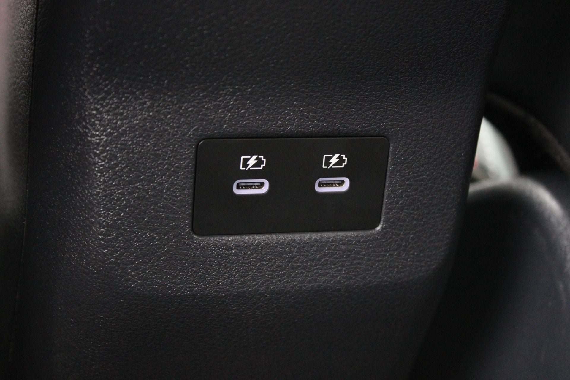 Used 2025 Nissan Kicks SR FWD image 20