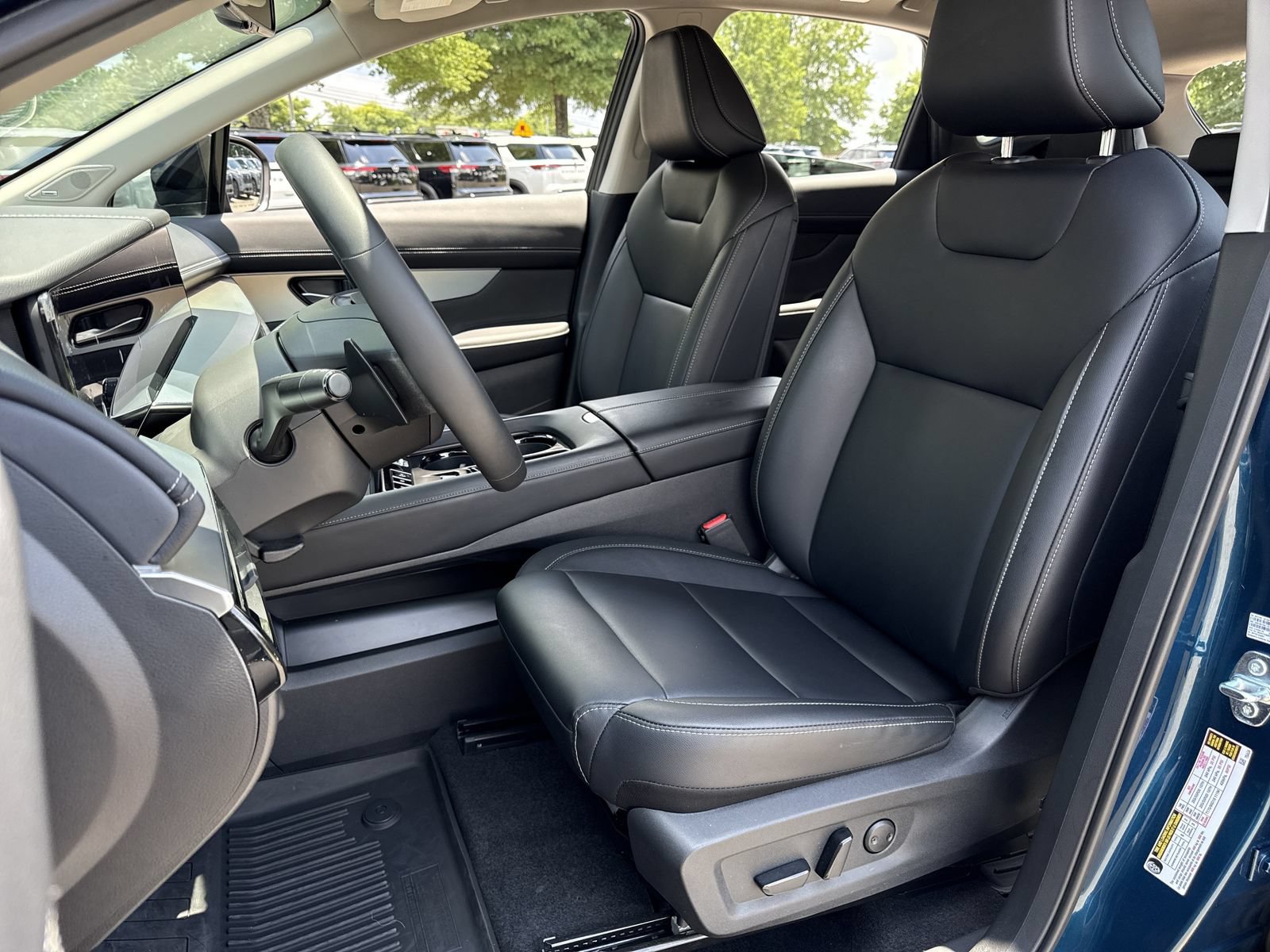 Certified 2025 Nissan Murano SL w/ Cargo Package AWD/4WD image 19