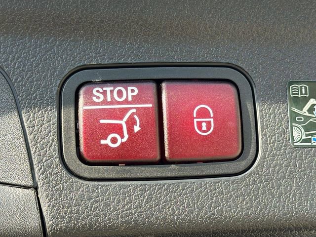 Used 2025 Mercedes-Benz GLE 350 4MATIC image 13