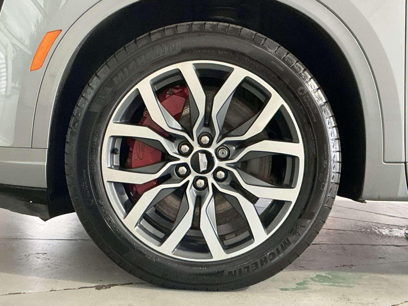 Used 2024 Cadillac XT6 Sport w/ LPO, Floor Liner Package AWD/4WD image 13