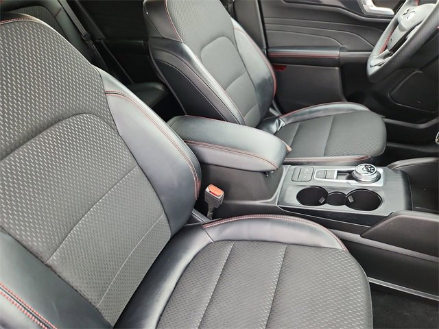 Used 2025 Ford Escape ST-Line image 18