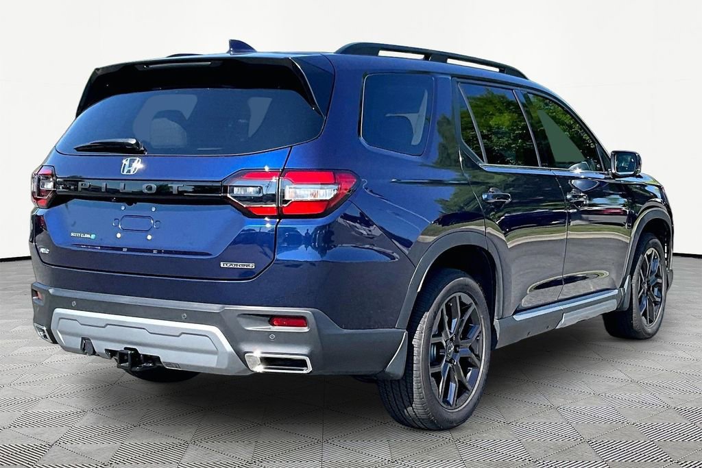 Used 2025 Honda Pilot Touring image 6