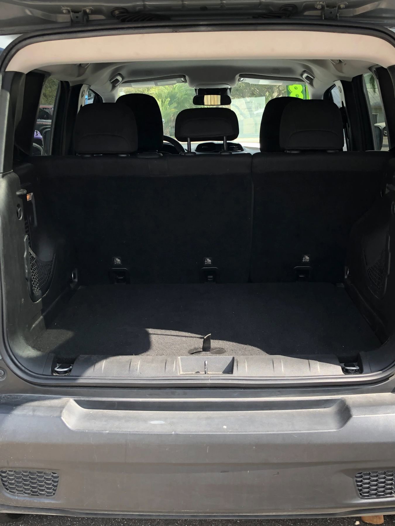 Used 2018 Jeep Renegade Latitude image 15