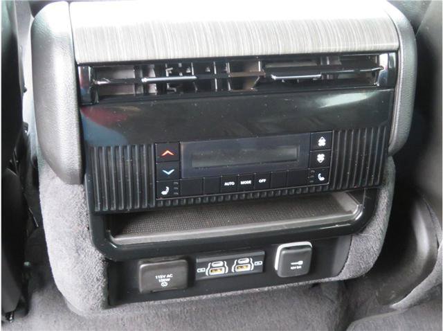 Used 2024 Jeep Wagoneer L Series III w/ Flexible Seating Group image 30