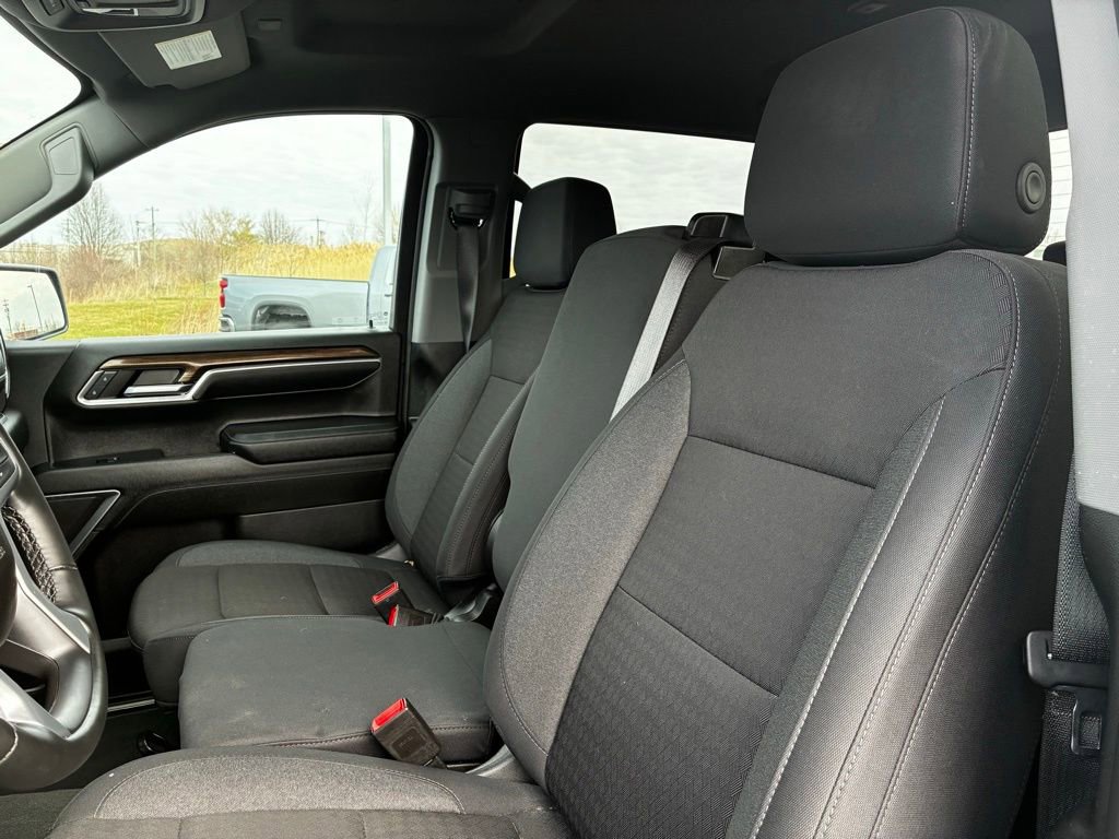 Used 2024 Chevrolet Silverado 1500 LT image 30