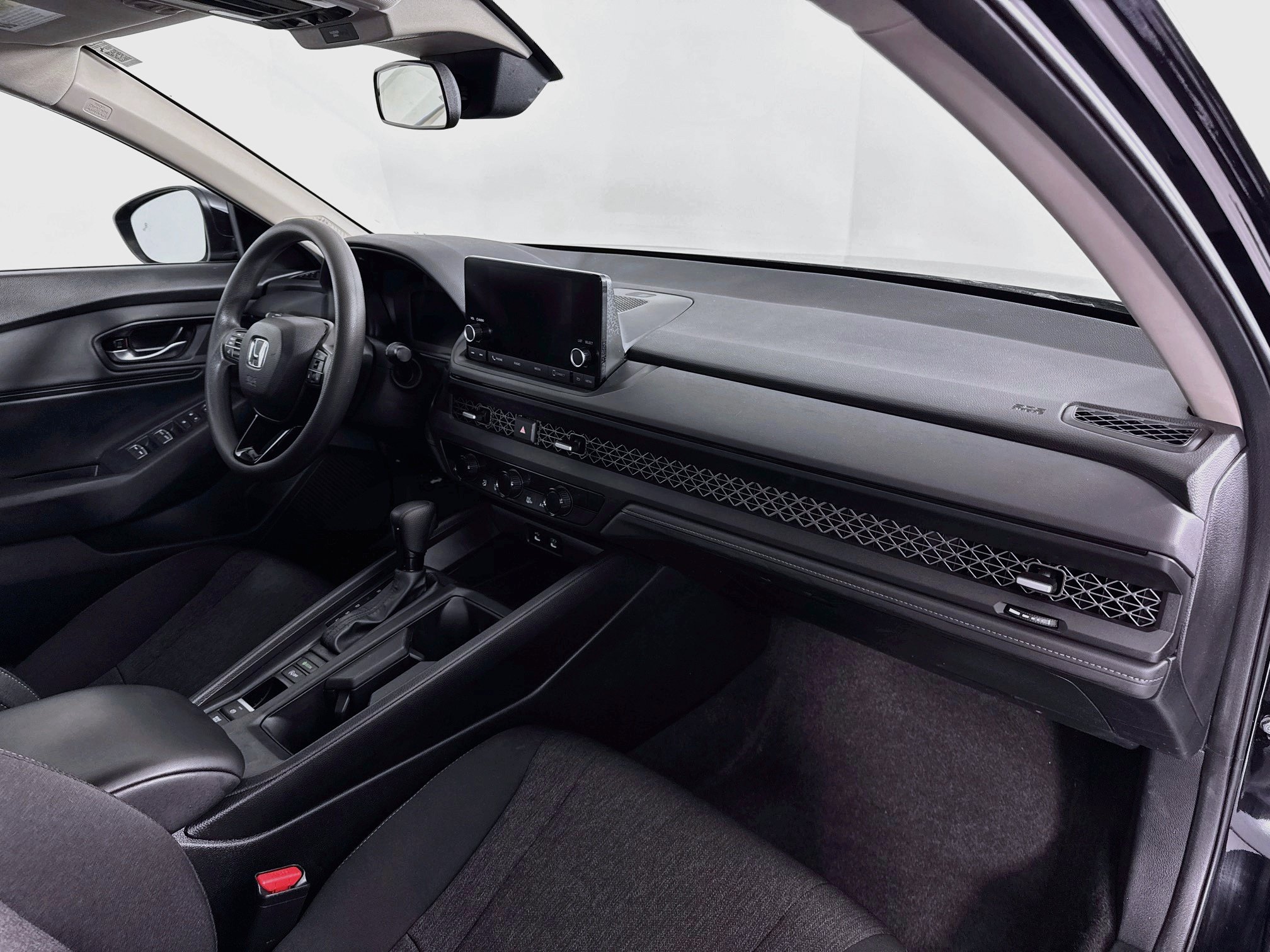 Certified 2025 Honda Accord SE image 29