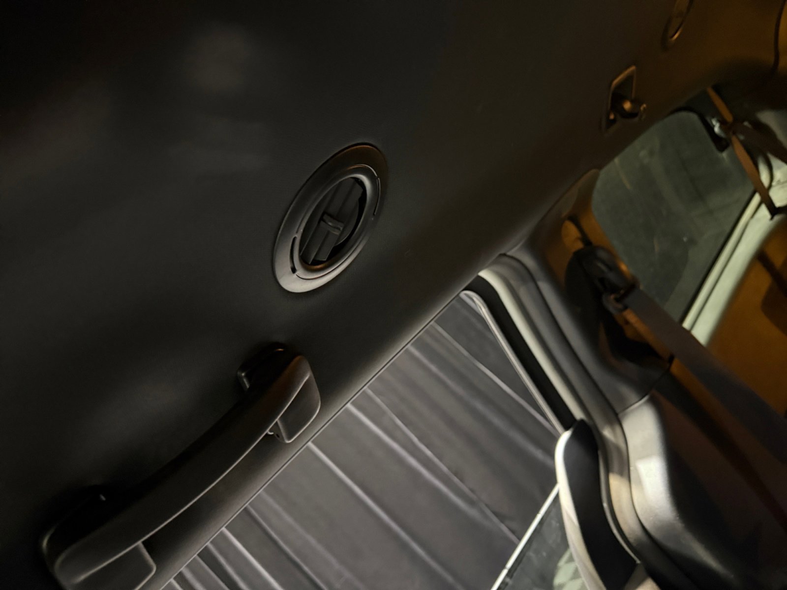 Used 2016 Dodge Grand Caravan R/T FWD image 32
