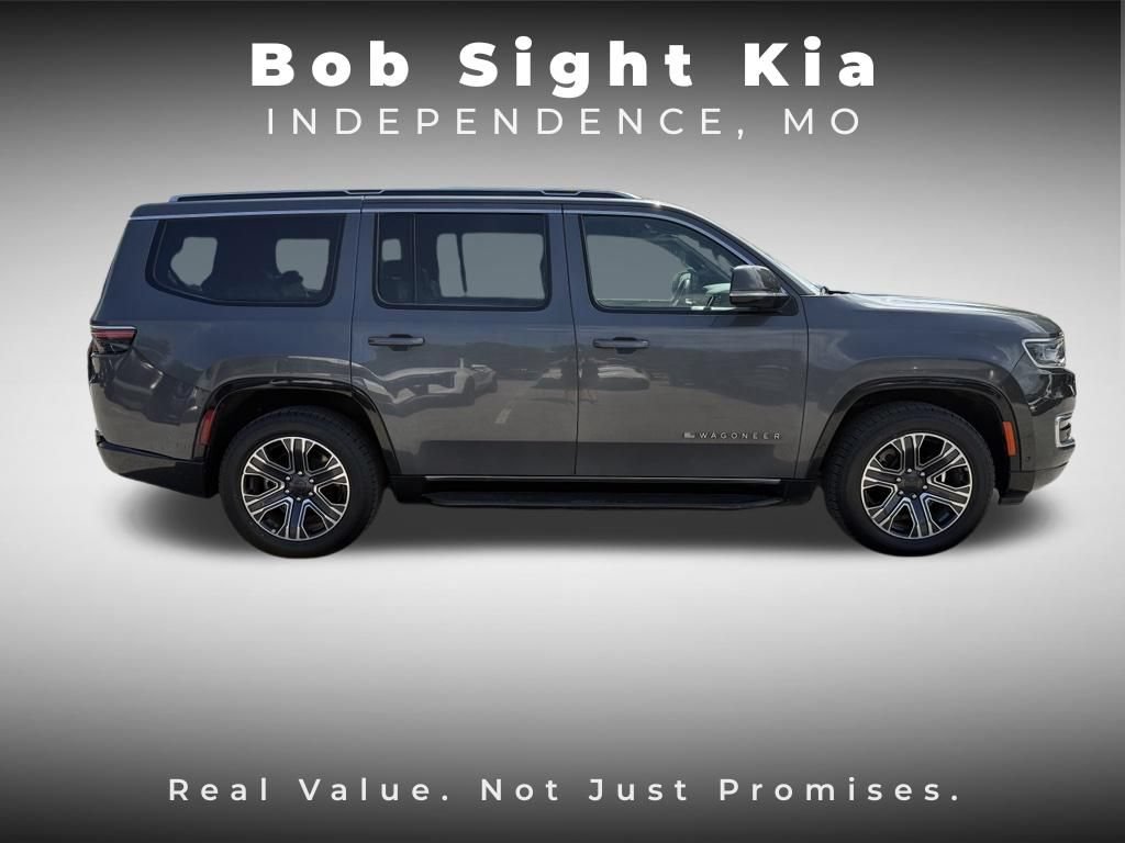 Used 2022 Jeep Wagoneer Series III AWD/4WD image 12