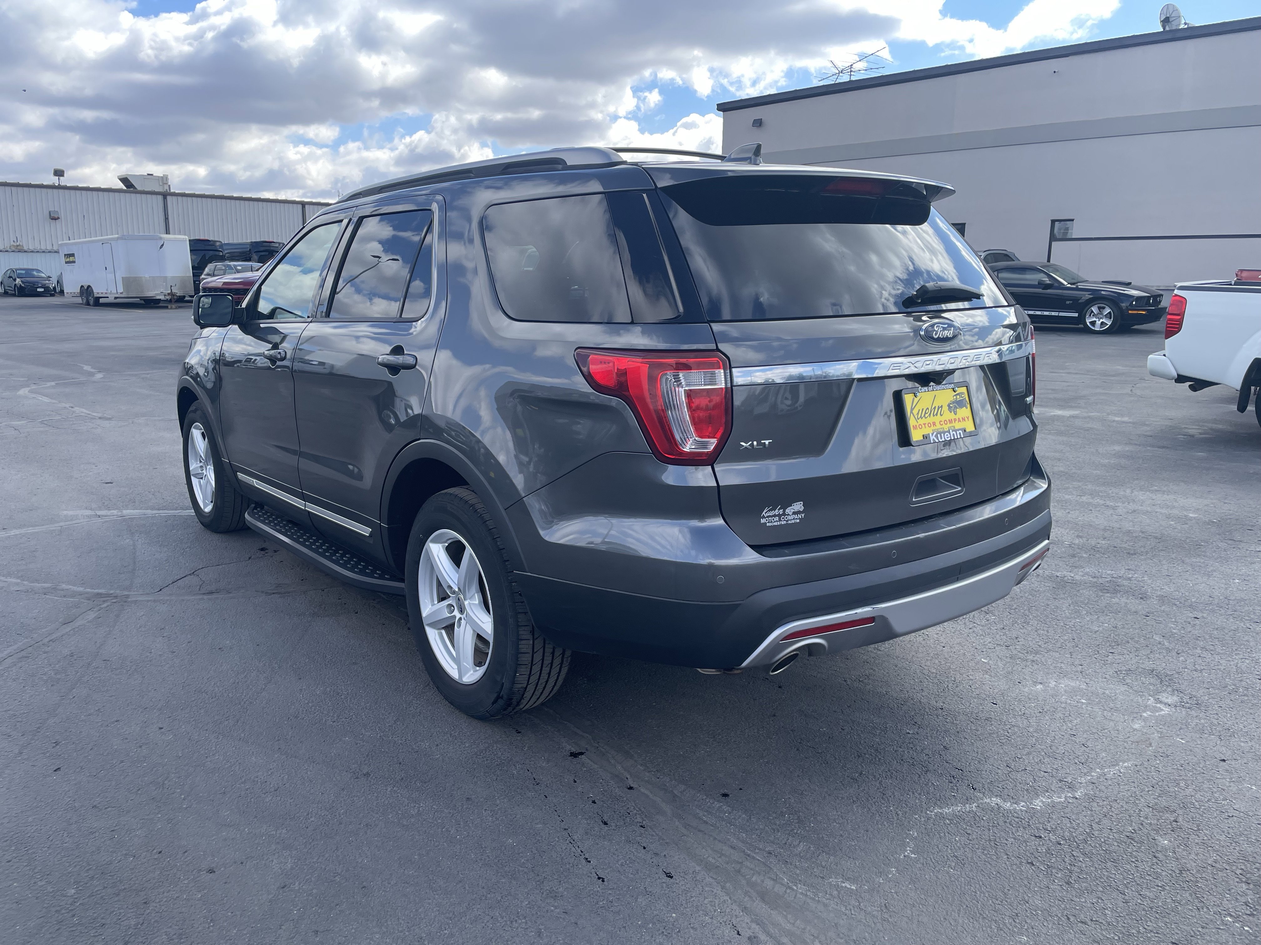 Used 2016 Ford Explorer XLT w/ Equipment Group 202A image 6