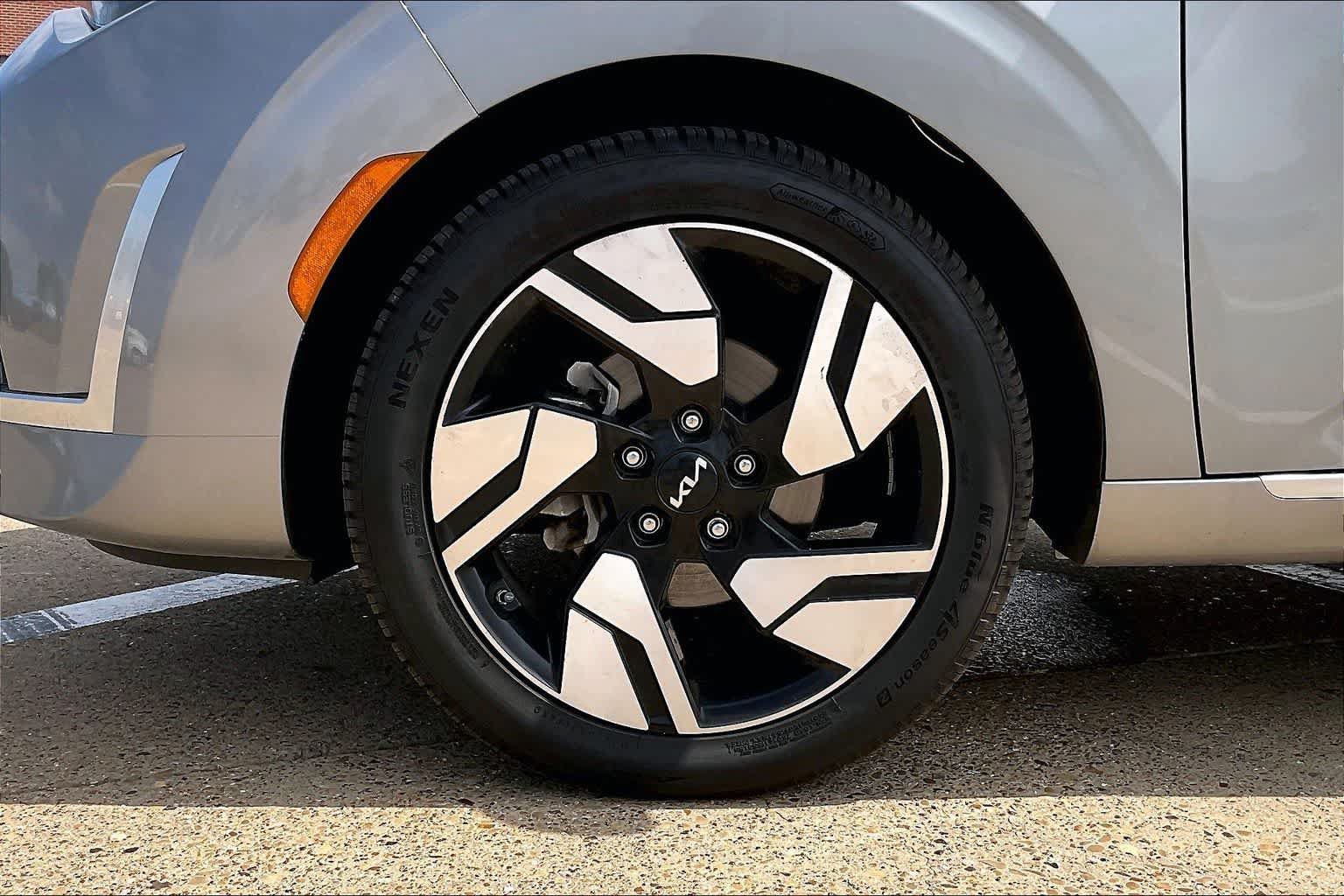 Certified 2024 Kia Soul GT-Line FWD image 8
