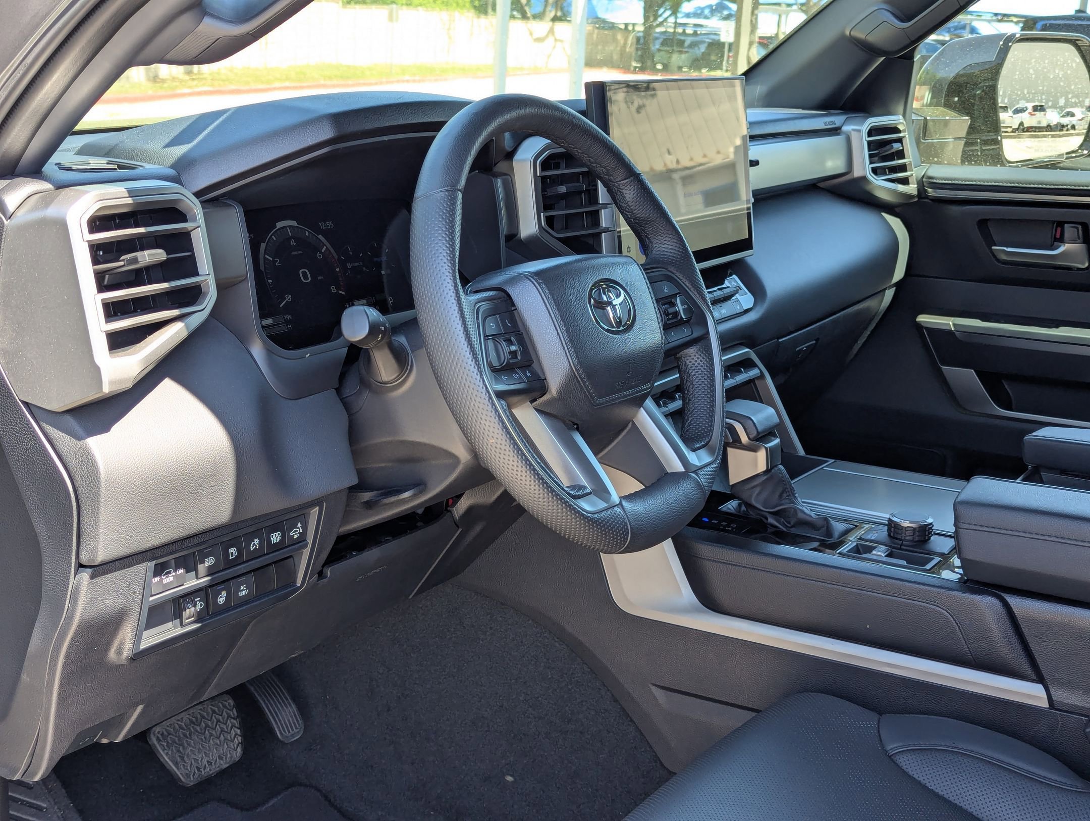 Used 2025 Toyota Sequoia SR5 w/ SR5 Premium Package AWD/4WD image 12