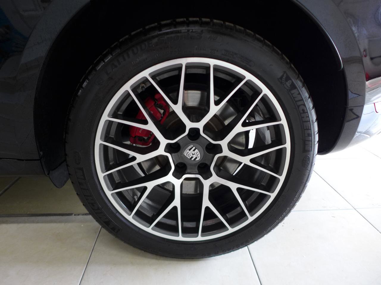 Used 2017 Porsche Macan Turbo AWD/4WD image 75