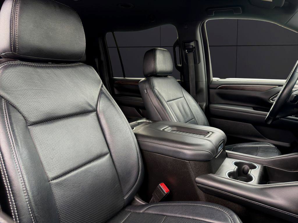 Used 2023 Chevrolet Suburban LT image 13