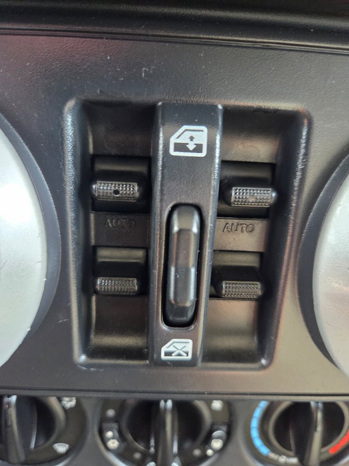 Used 2008 Jeep Wrangler Unlimited Sahara image 22