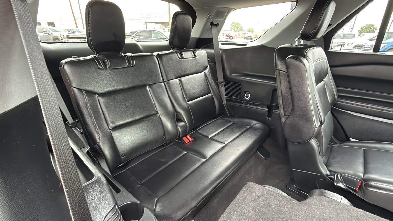Used 2023 Ford Explorer Limited w/ Limited Technology Package RWD image 27