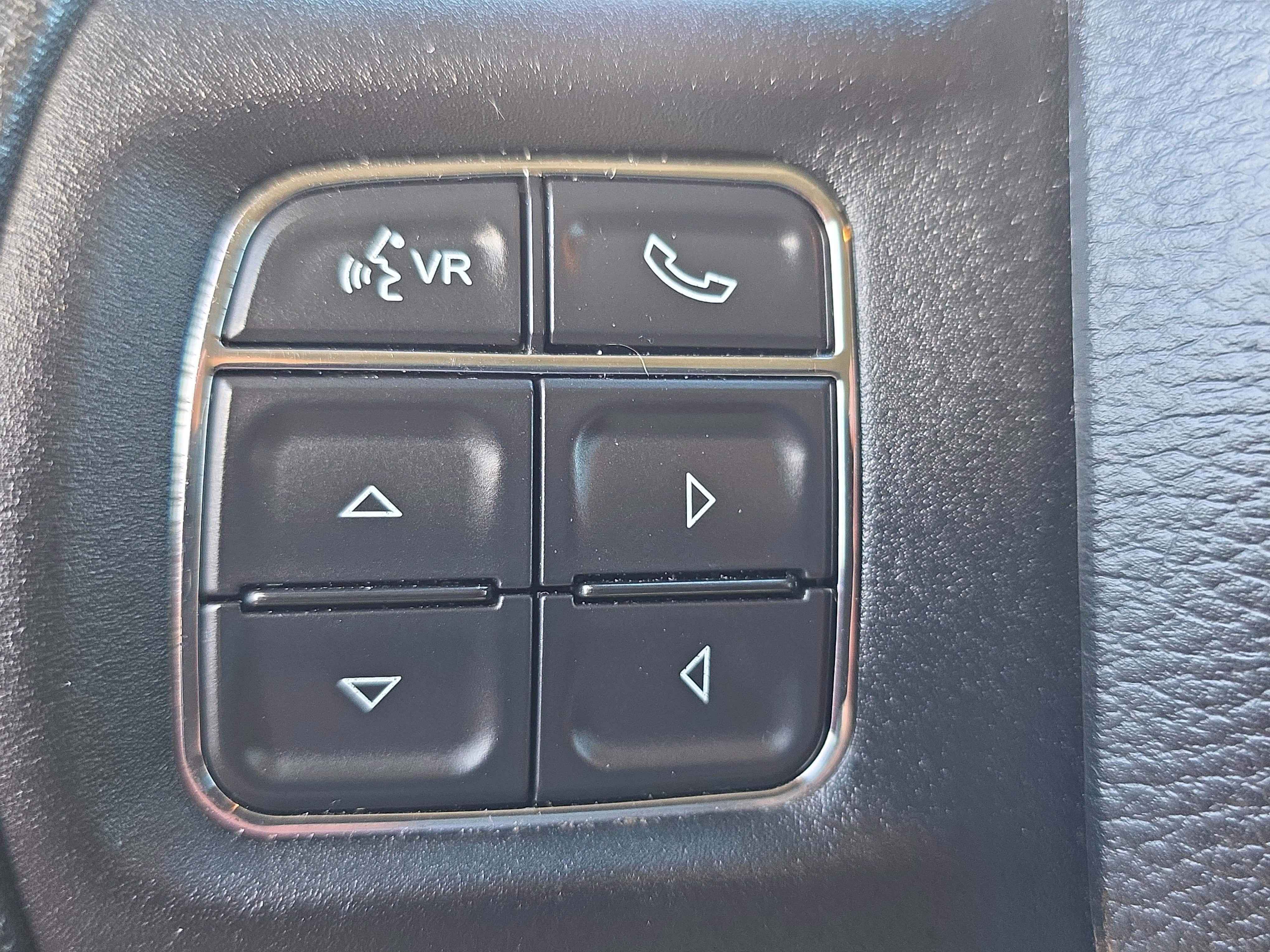 Used 2015 RAM 2500 SLT image 30