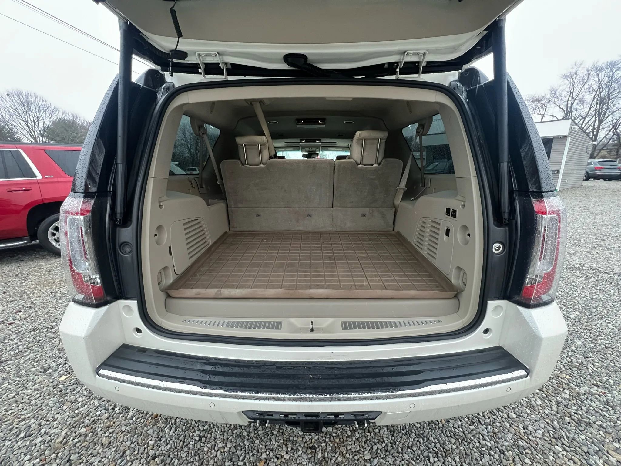 Used 2015 GMC Yukon XL Denali w/ Touring Package image 14