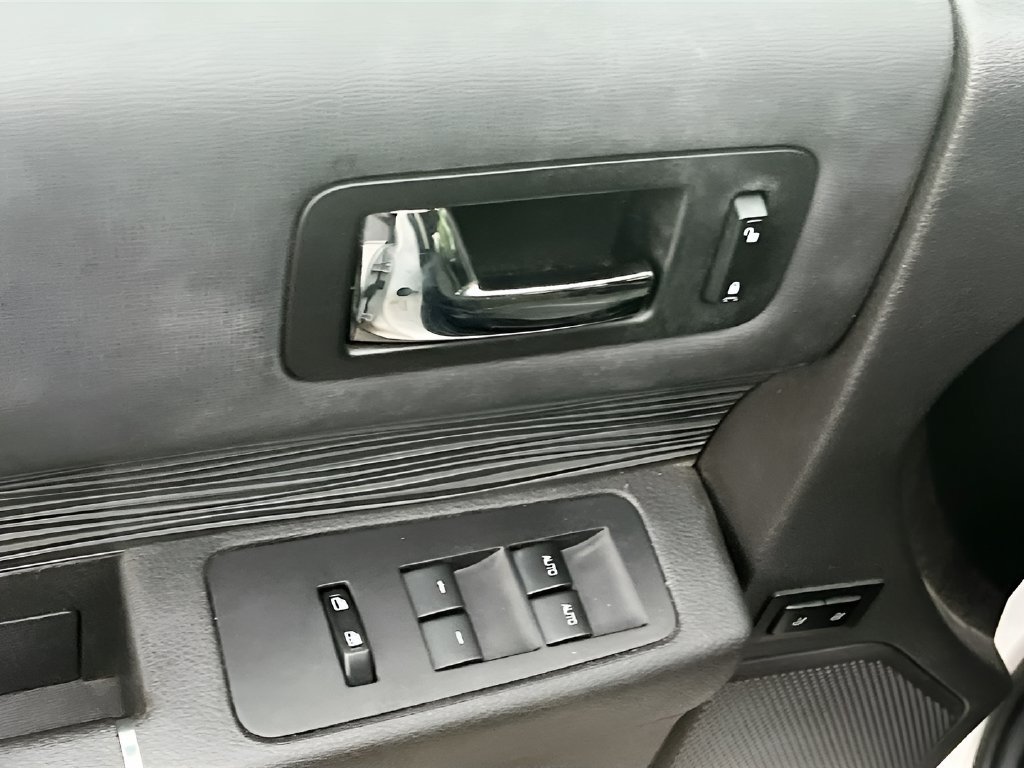 Used 2018 Ford Flex SEL w/ Equipment Group 202A FWD image 18