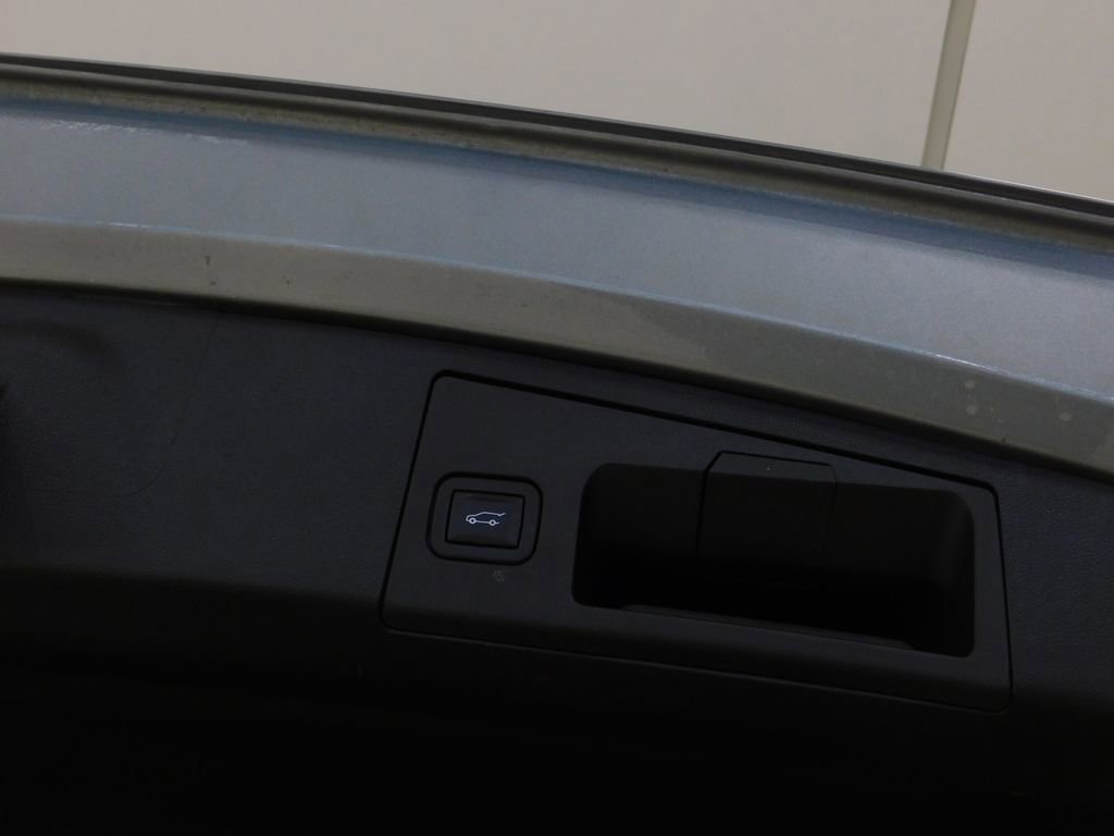 Used 2024 Cadillac XT4 Sport image 89