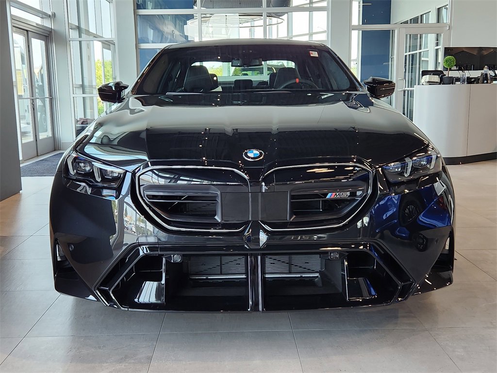 New 2026 BMW M5 w/ Executive Package image 2