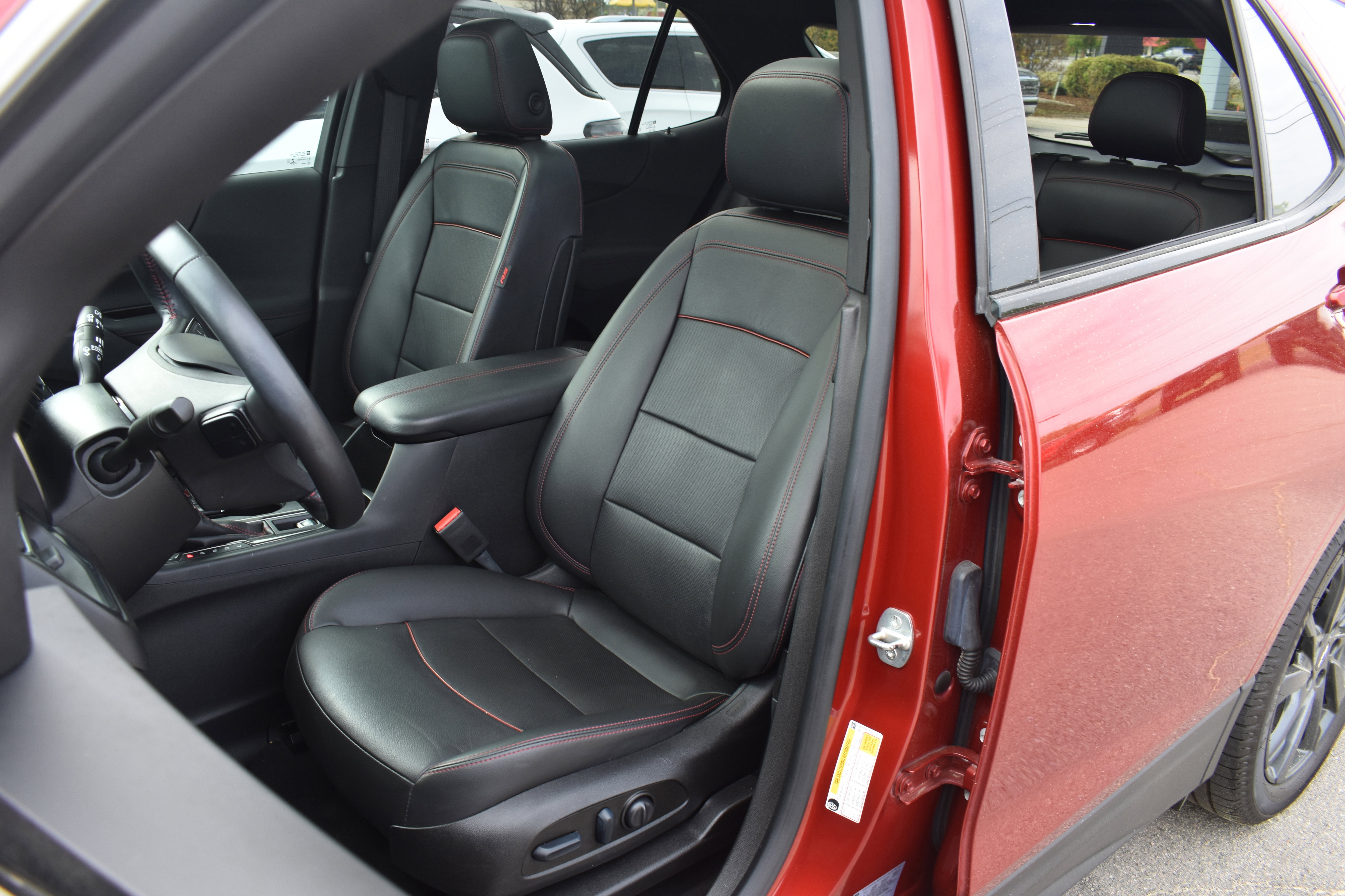 Used 2022 Chevrolet Equinox RS w/ RS Leather Package image 26