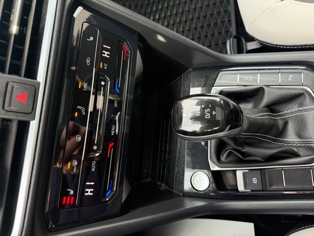 Certified 2025 Volkswagen Taos SE w/ Panoramic Sunroof Package image 24