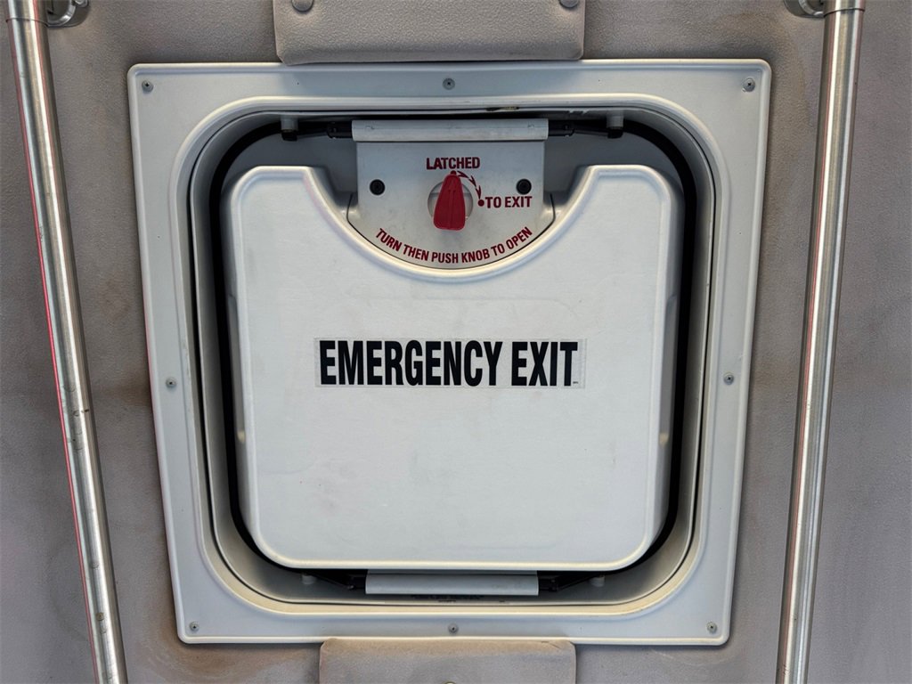 Used 2015 Chevrolet Express 3500 w/ Shuttle Bus Package image 26