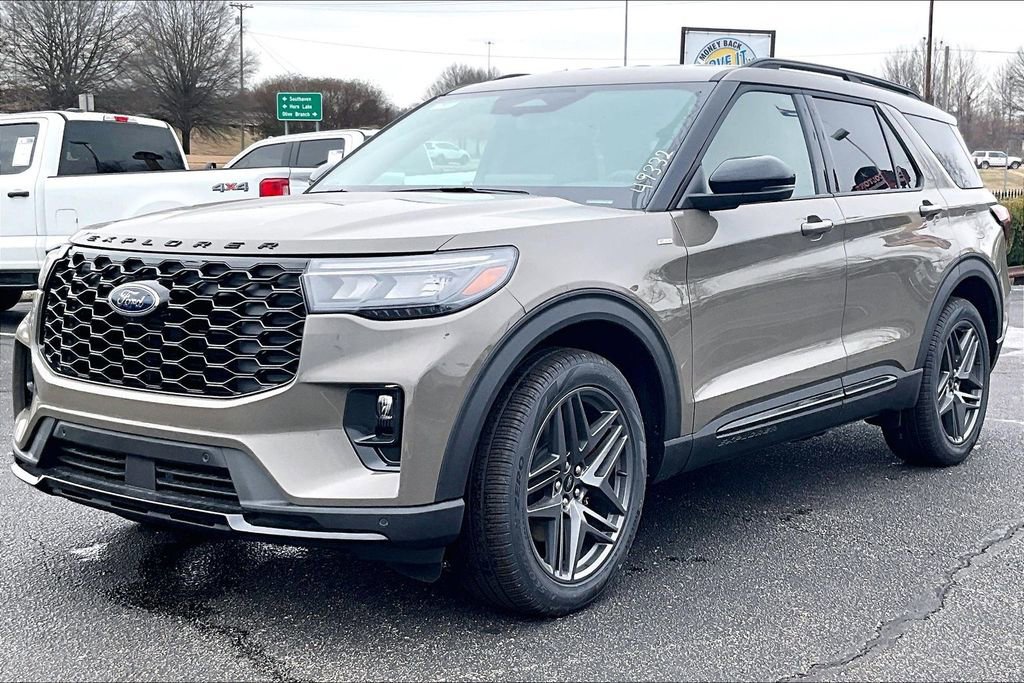 New 2026 Ford Explorer ST-Line w/ ST-Line Street Pack image 2