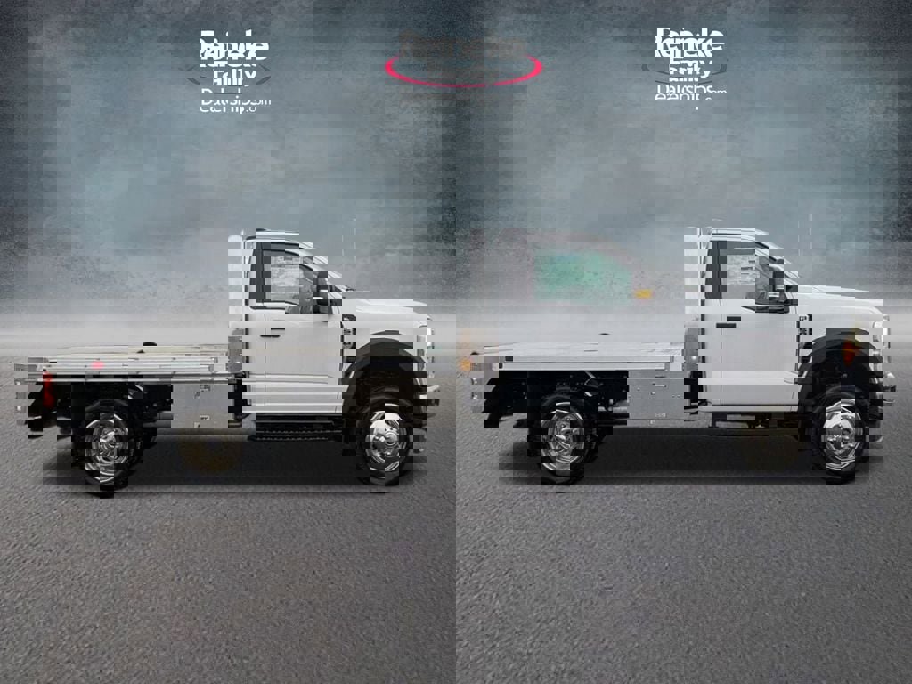 New 2025 Ford F550 4x4 Regular Cab Super Duty image 4