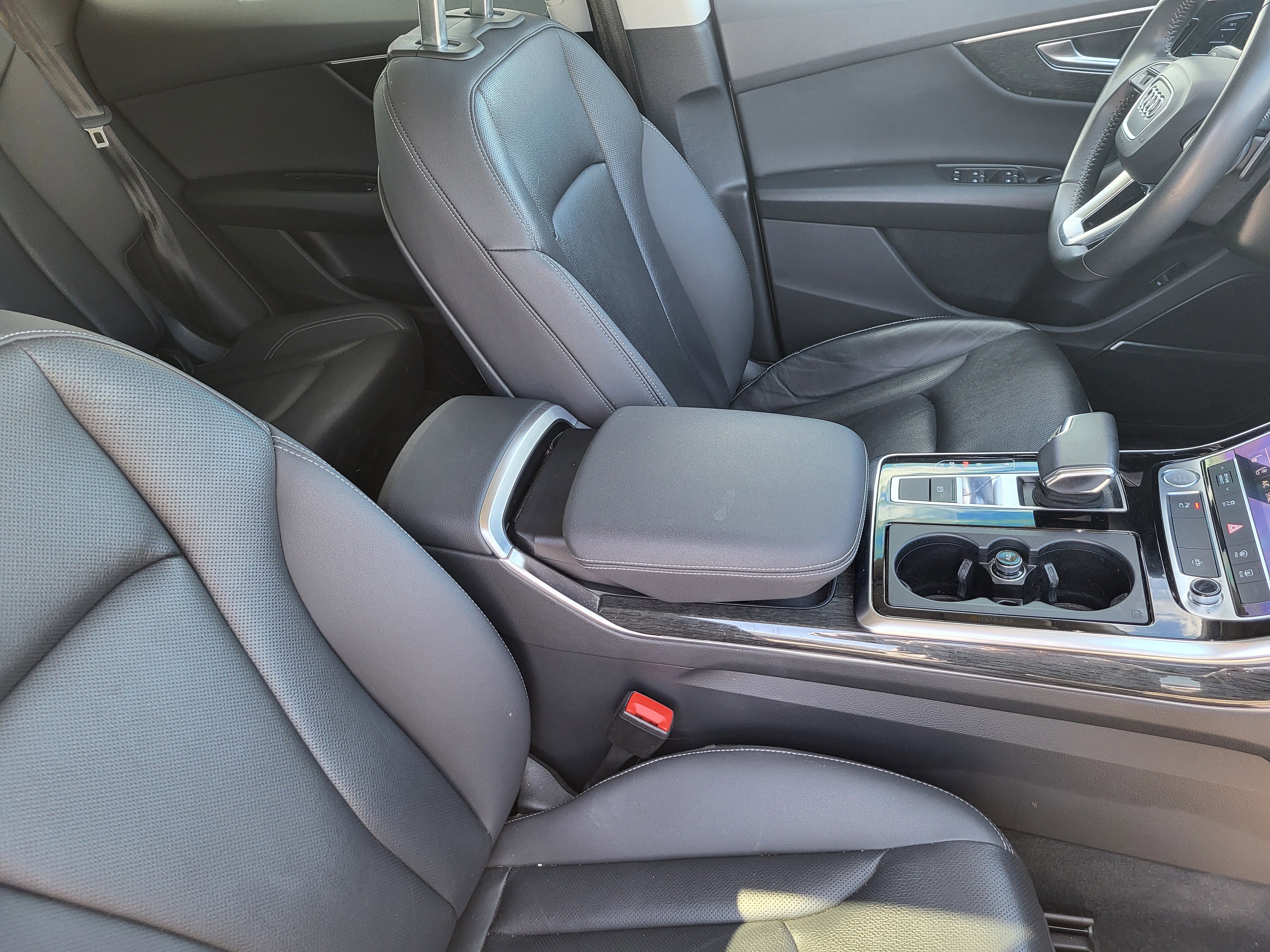 Used 2020 Audi Q8 Premium Plus image 37