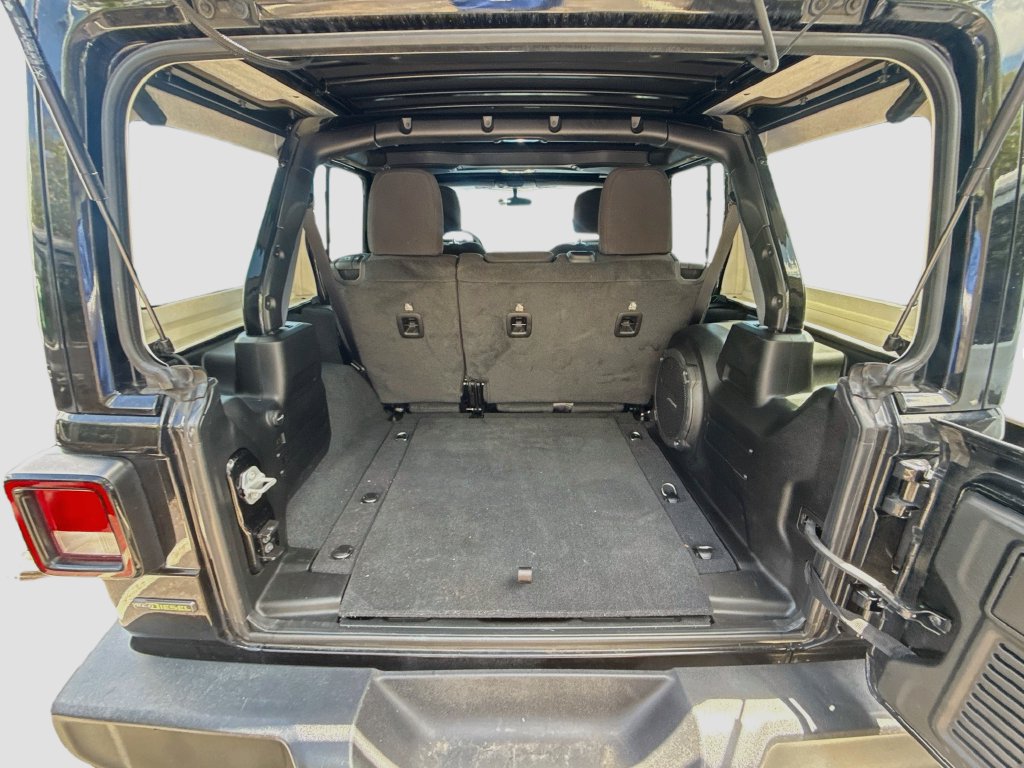 Certified 2022 Jeep Wrangler Unlimited Sport w/ Sun And Sound Package AWD/4WD image 31