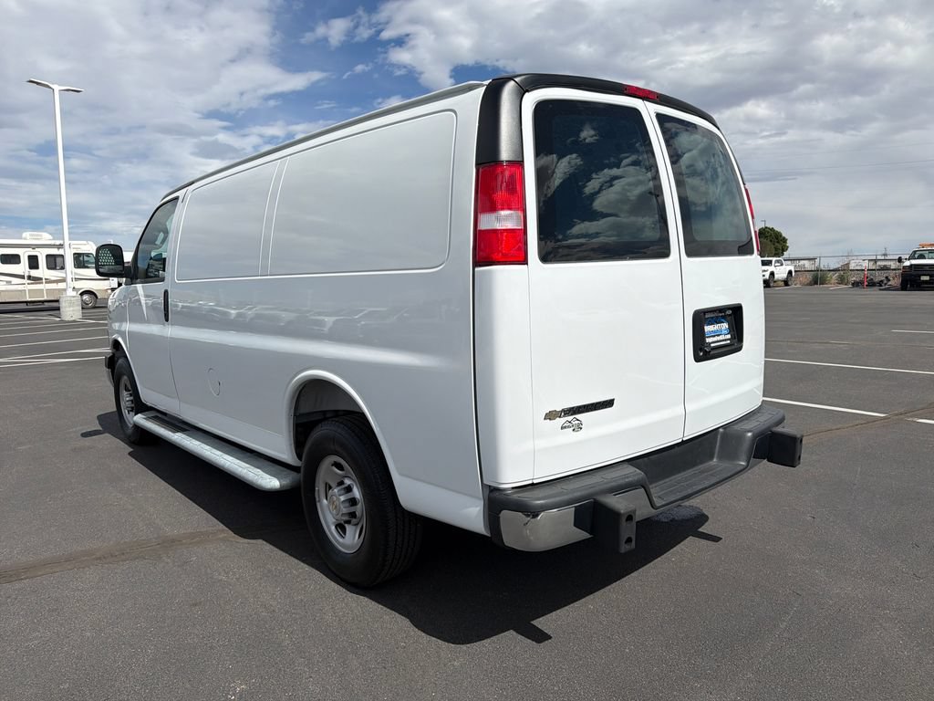 Used 2025 Chevrolet Express 2500 w/ Driver Convenience Package RWD image 5