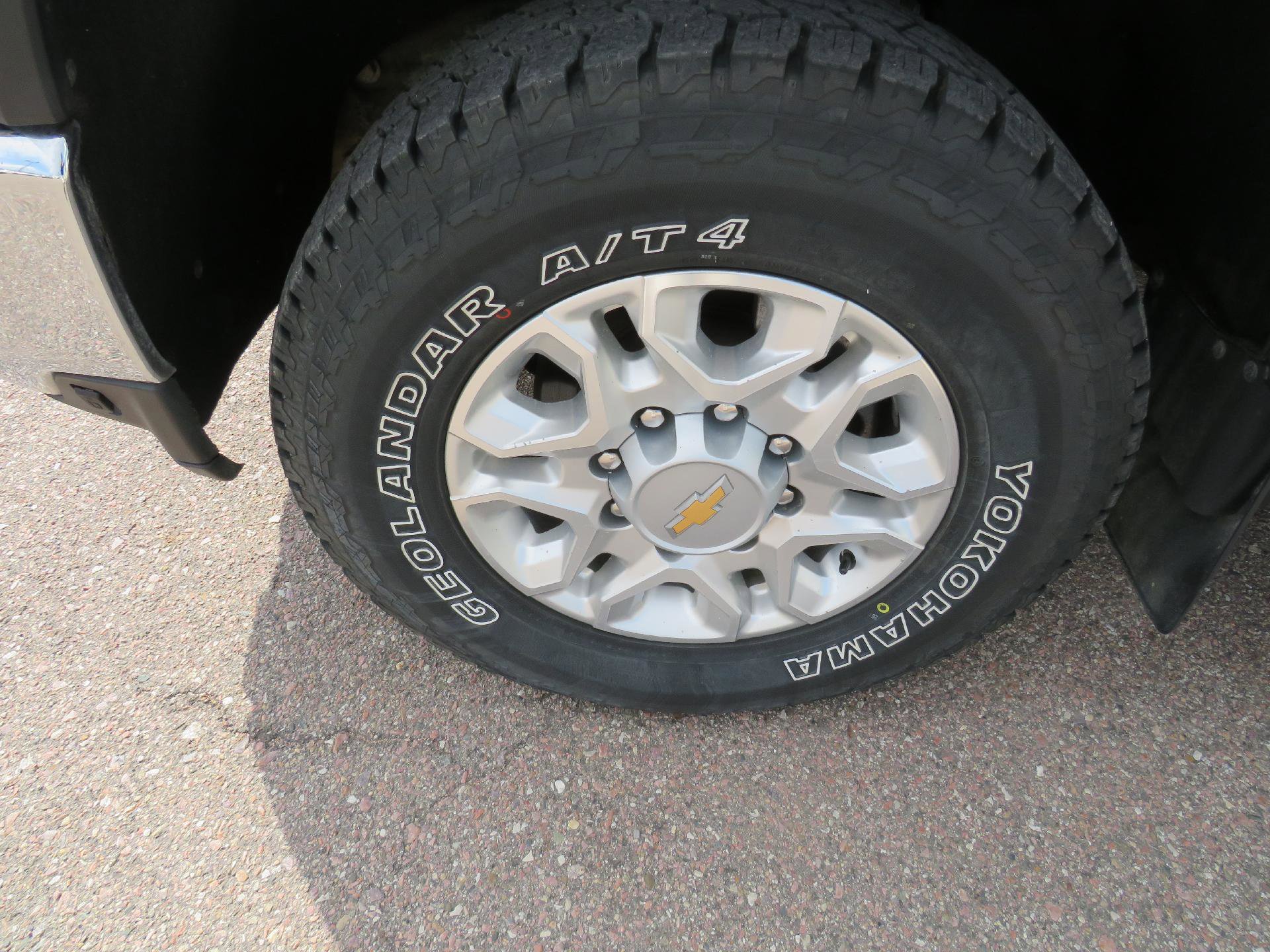 Used 2023 Chevrolet Silverado 2500 LTZ w/ LTZ Convenience Package image 2