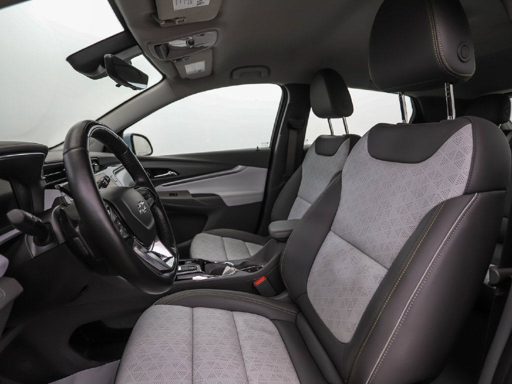 Used 2023 Chevrolet Bolt EUV Premier w/ Super Cruise Package FWD image 11