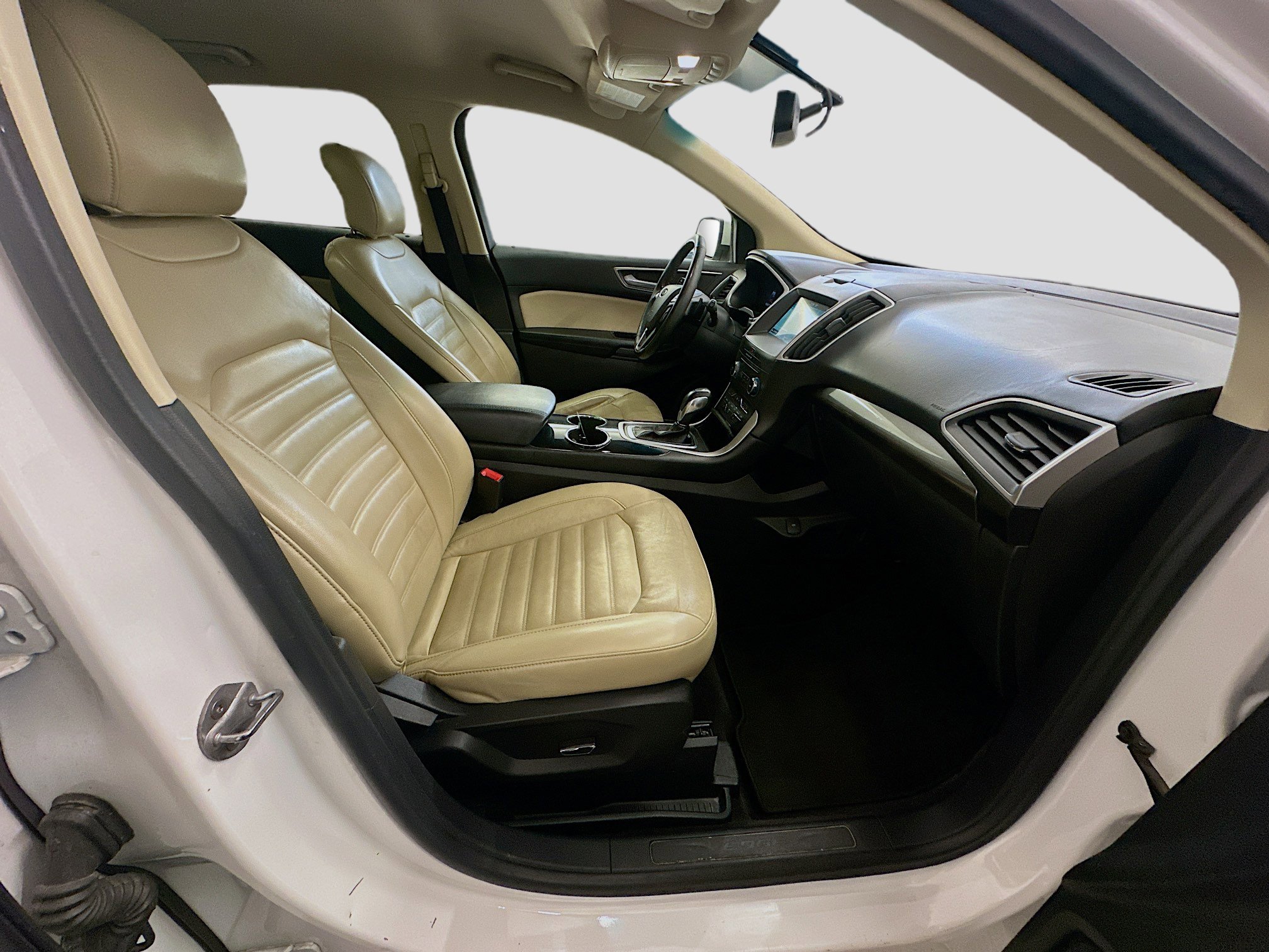 Used 2016 Ford Edge SEL w/ Equipment Group 201A AWD/4WD image 32