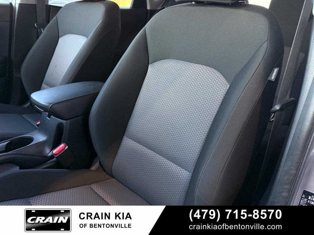 Certified 2025 Kia Soul LX w/ LX Technology Package FWD image 23