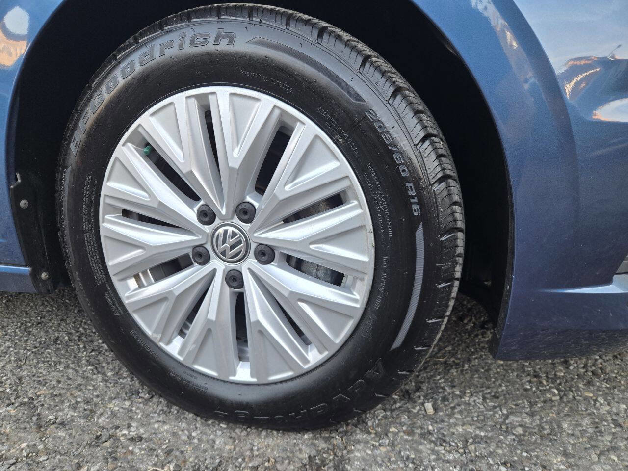 Used 2019 Volkswagen Jetta S w/ Driver Assistance Package FWD image 9