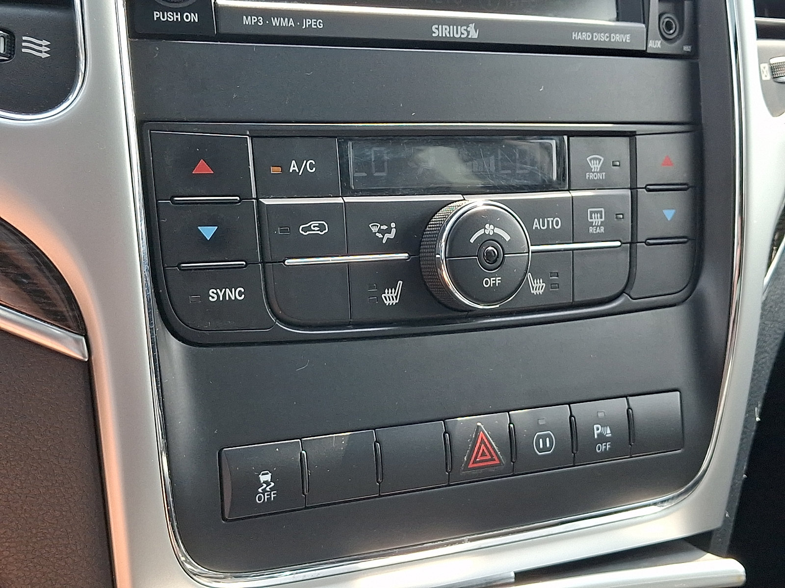 Used 2011 Jeep Grand Cherokee 70th Anniversary AWD/4WD image 16