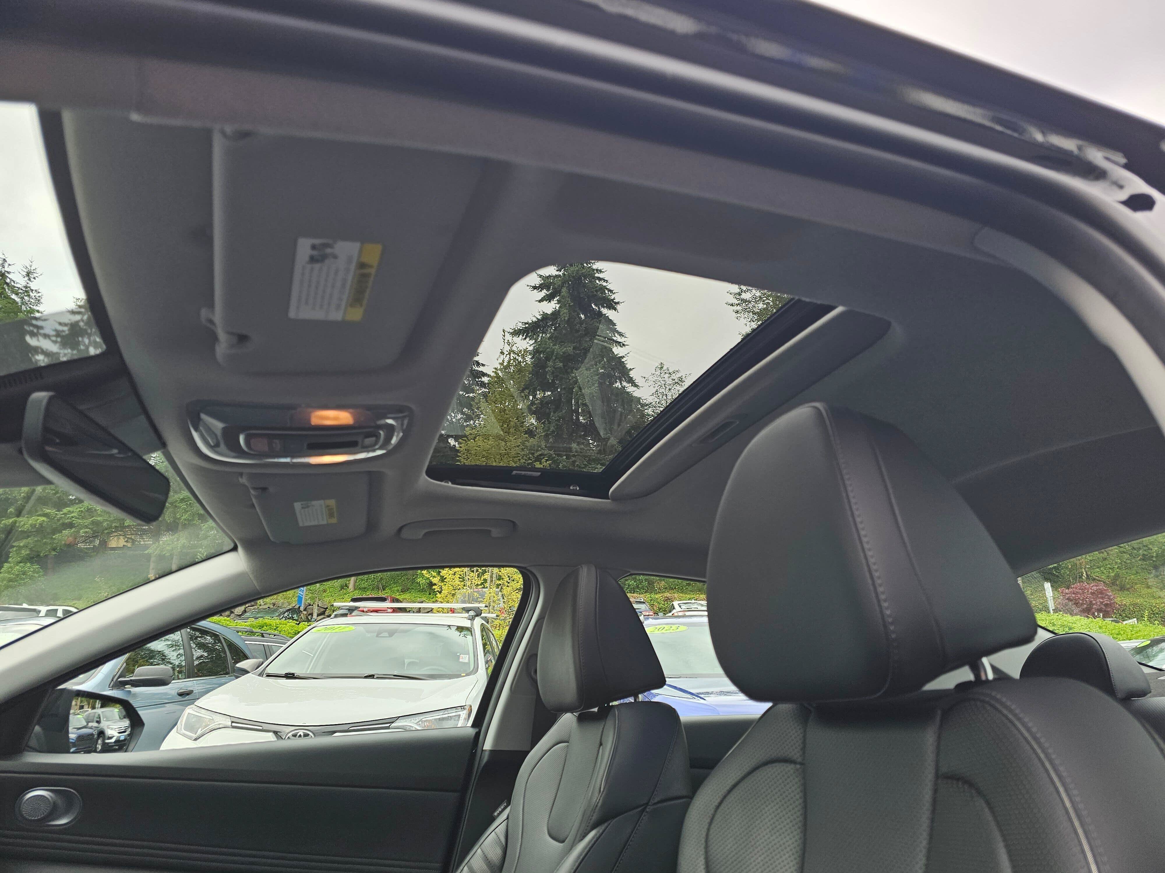 Used 2023 Hyundai Elantra Limited FWD image 23